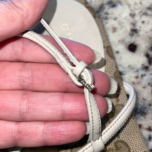GUCCI Double G Heart Monogram T-Strap Flat Sandals Size 39 US 8.5 Neutral - Picture 9 of 11